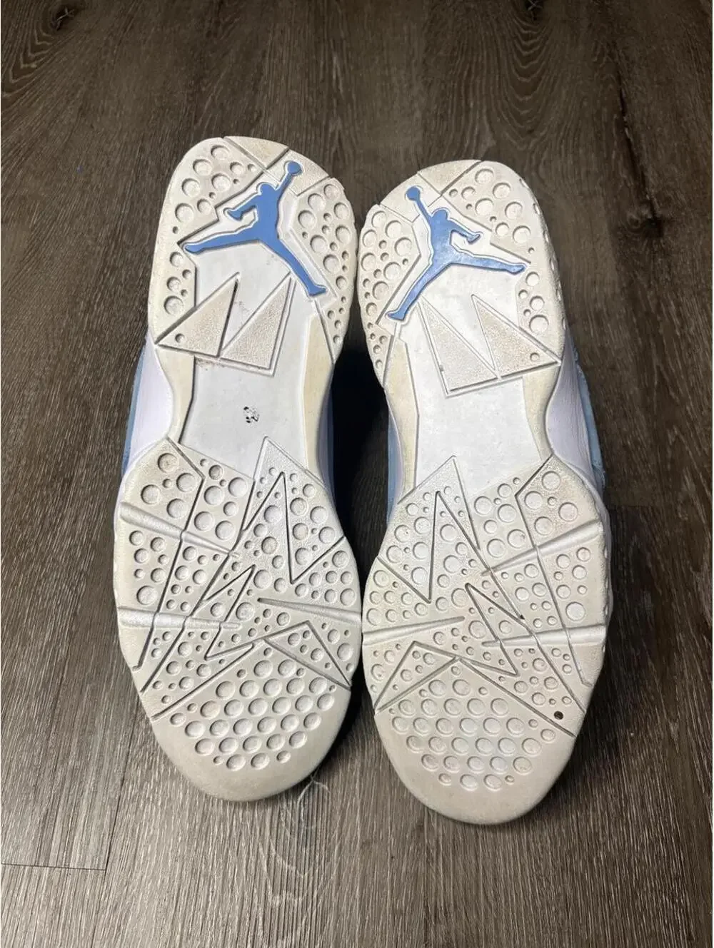 Jordan 7 Retro Pantone blue trainers. Size US 10.5